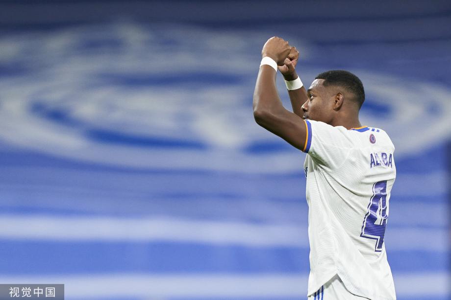 金州勇士在主场134-117击败犹他爵士，终结三连败，展现强大韧性与高效进攻。