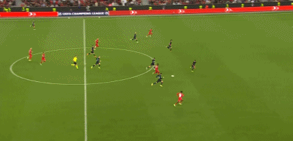 巴媒：内马尔左膝疼痛，或将缺席桑托斯的下一场比赛