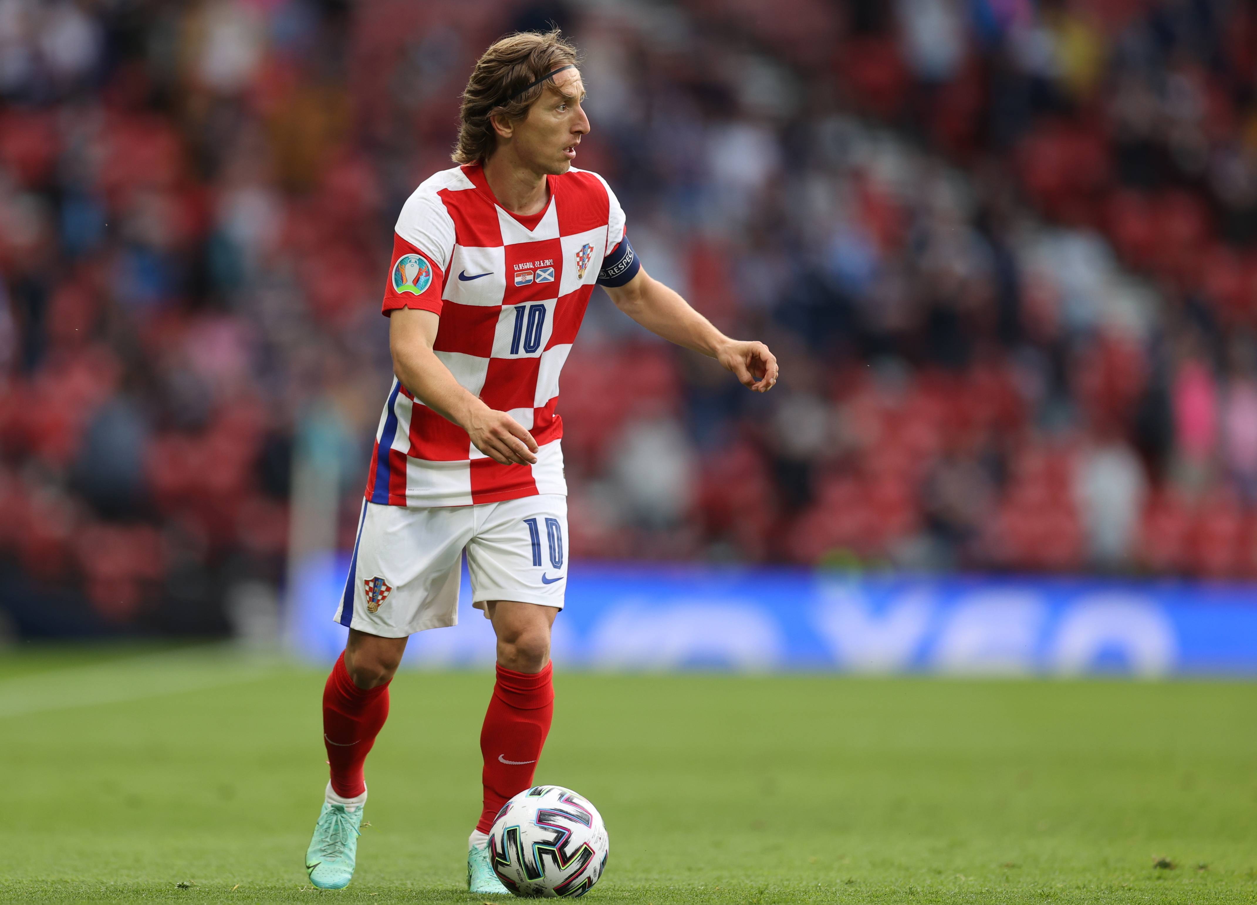 范迪克直言萨拉赫替补：利物浦没有“免检卡”，巨星也需证明自己