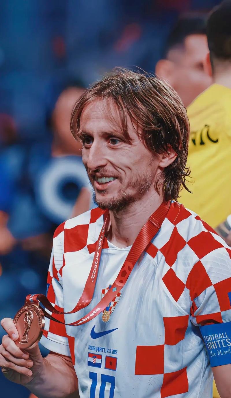 记者：曼联、尤文、国米有意埃德松，亚特兰大要3000-4000万