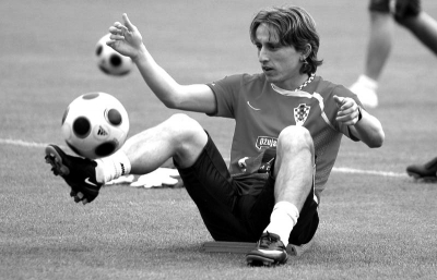 47岁王励勤被委以重任，级别已超过刘国梁，妻子也低调“退隐”